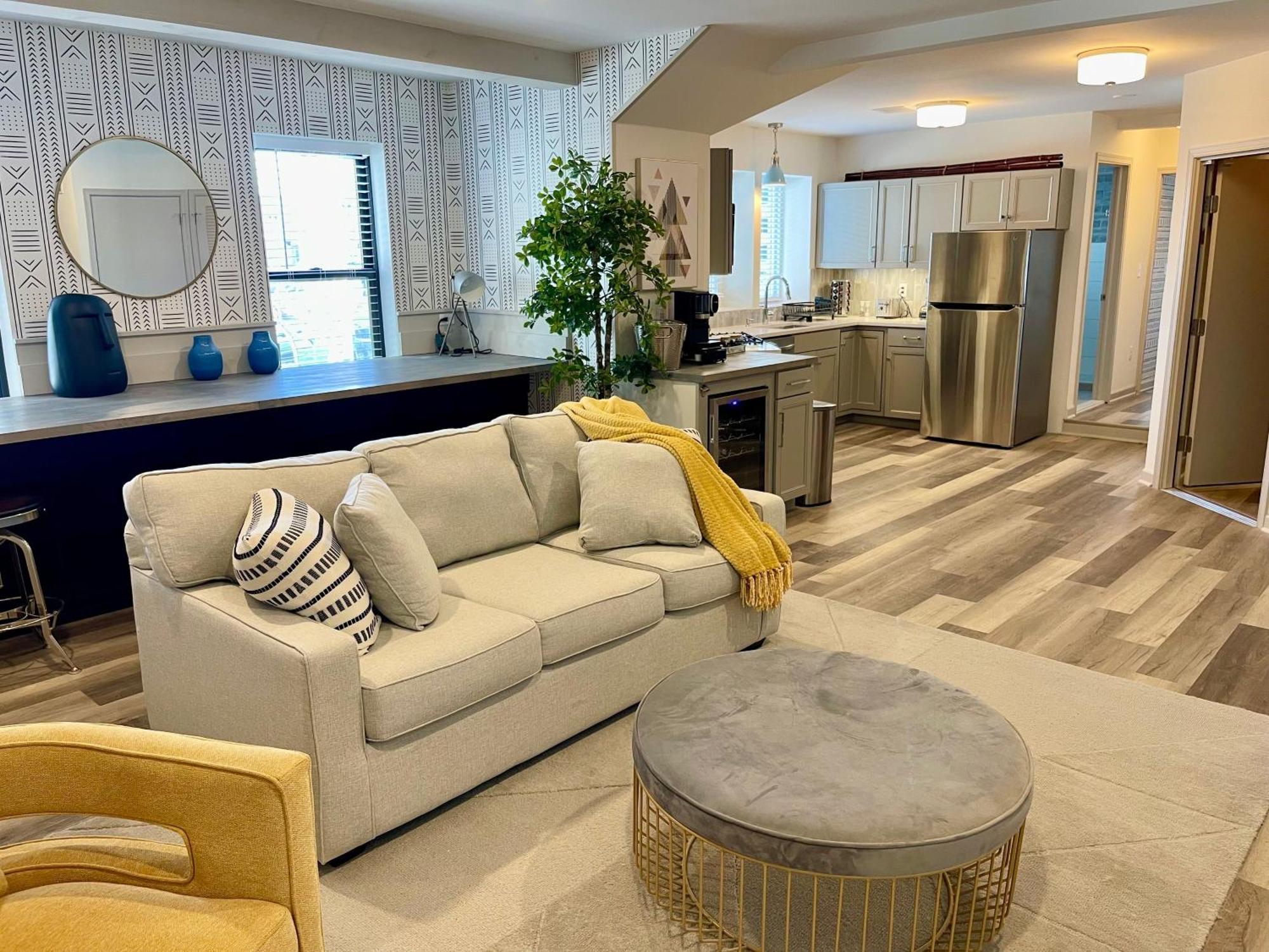 Modern Fully Renovated Suite & Loft In Downtown 特伦顿 外观 照片