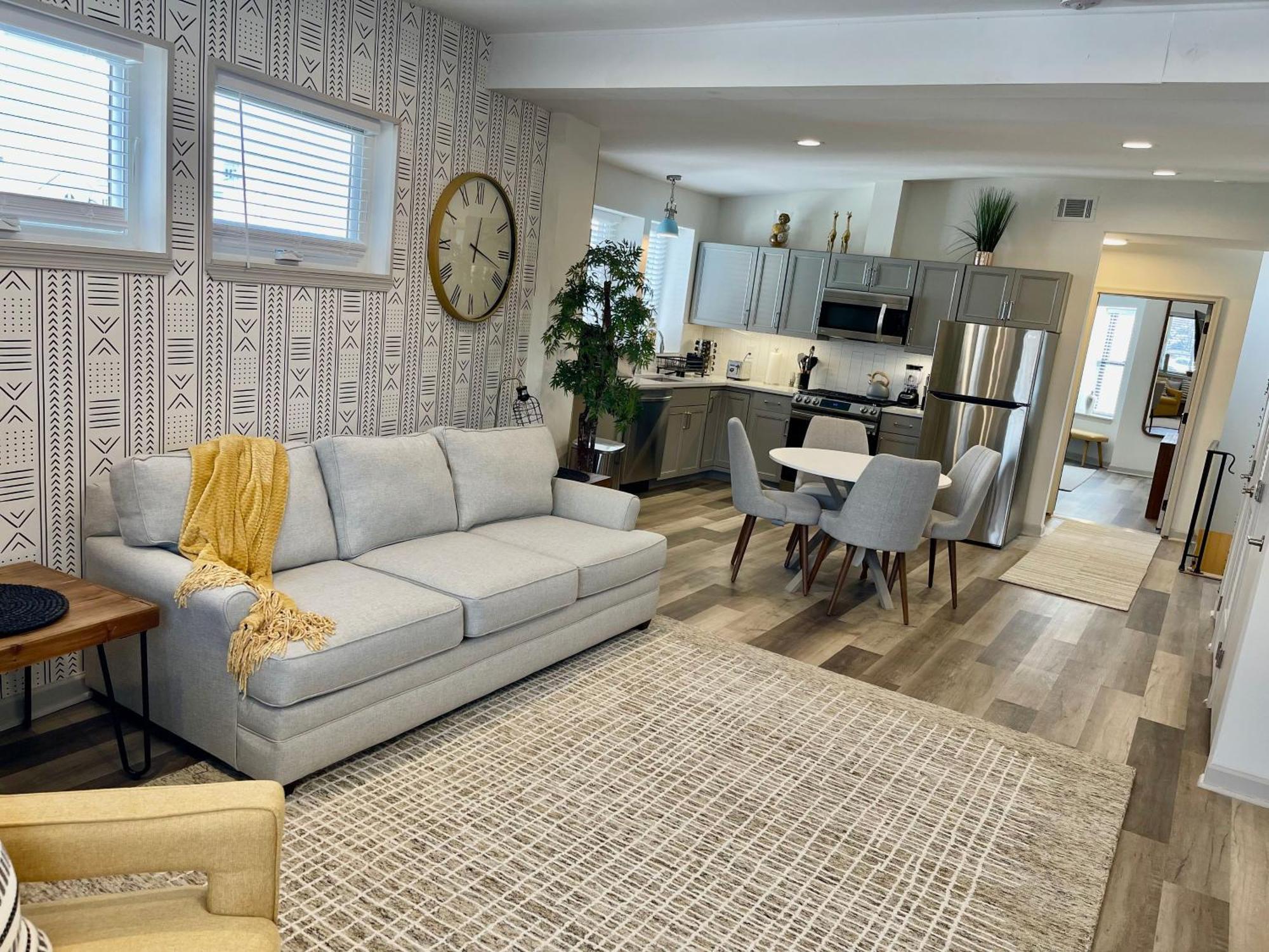 Modern Fully Renovated Suite & Loft In Downtown 特伦顿 外观 照片