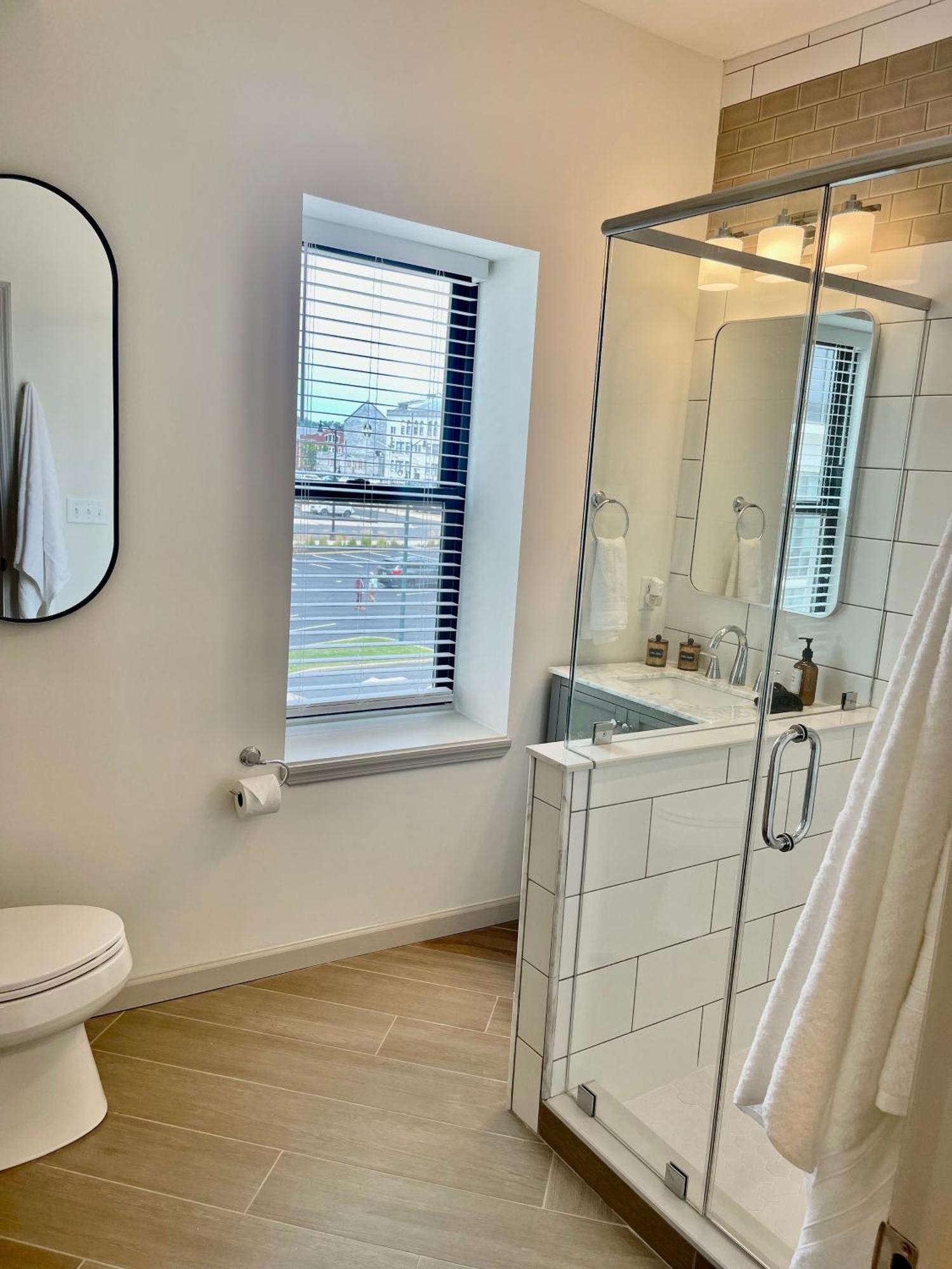 Modern Fully Renovated Suite & Loft In Downtown 特伦顿 客房 照片